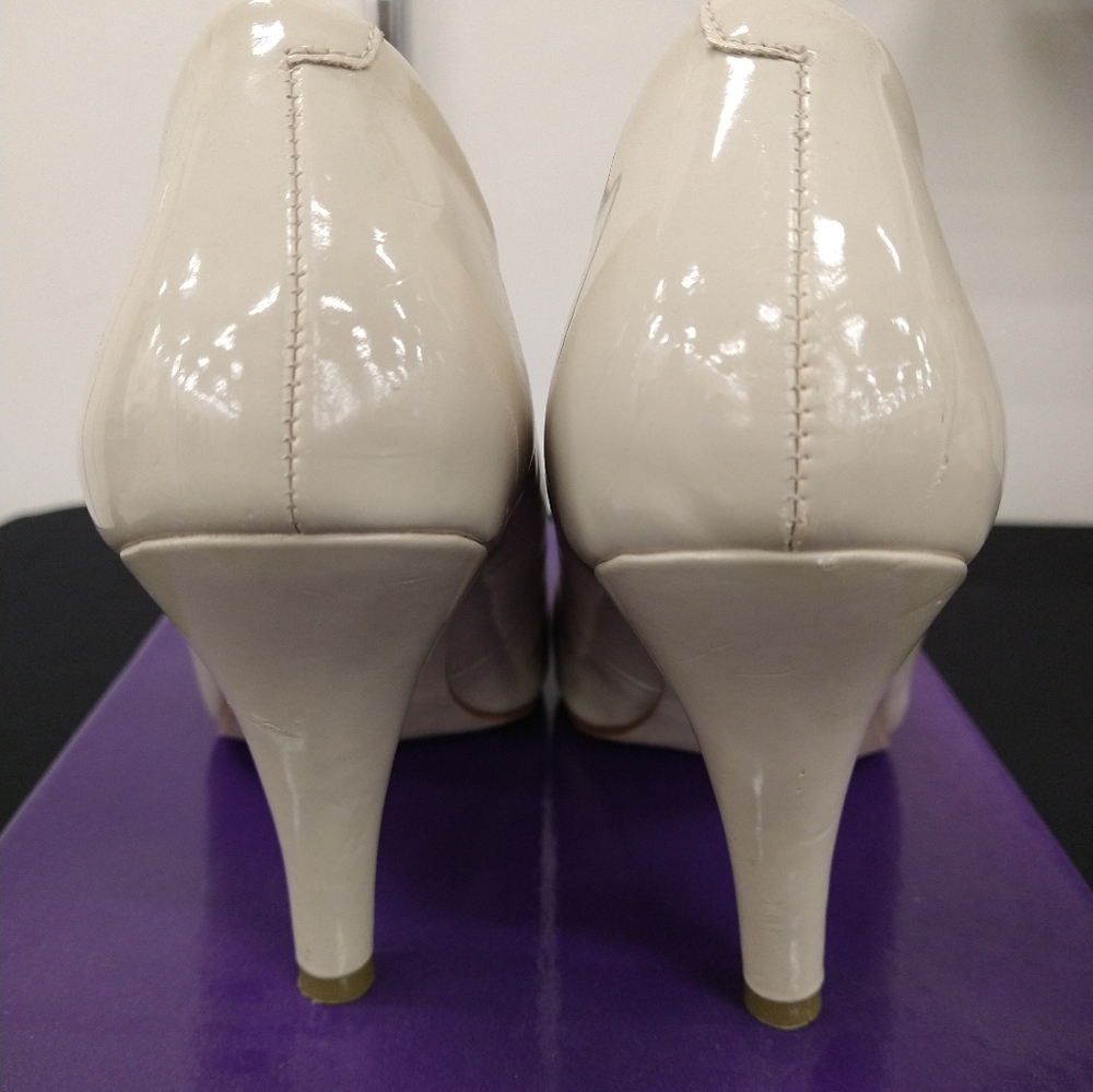 Pumps - Picture 4 of 5